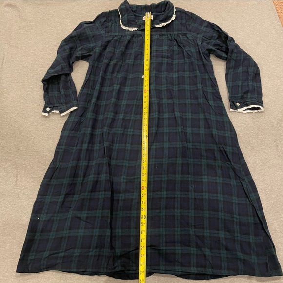 Lanz of Salzburg classic flannel modest nightgown - Picture 3 of 11